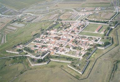 La Citadelle de Brouage près du Camping 5 étoiles Bois Soleil, camping bord de mer, location mobil homes, cottages, studios et emplacements camping à Saint-George-de-Didonne près de Royan en Charente Maritime