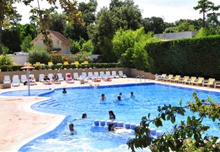 Camping Royan - Camping Bois Soleil piscine avec vue du jacuzzi