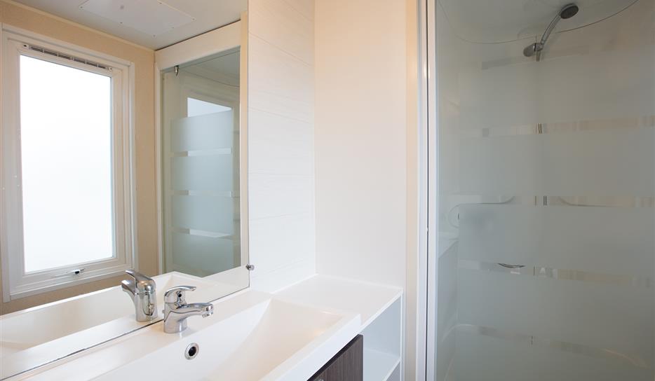 camping Royan 5 étoiles - Cottage Pins 2 chambres Bois - Camping en bord de mer près de Royan