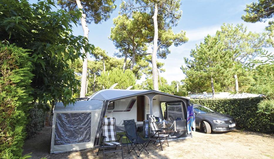 Emplacement caravane - camping car | SAINT GEORGES DE DIDONNE 