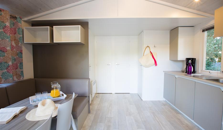 salon et cuisine - Location mobil-home - Camping Royan 