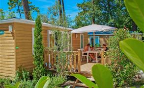 camping 5 étoiles - Cottage Pins 2 chambres Bois - Camping en bord de mer près de Royan